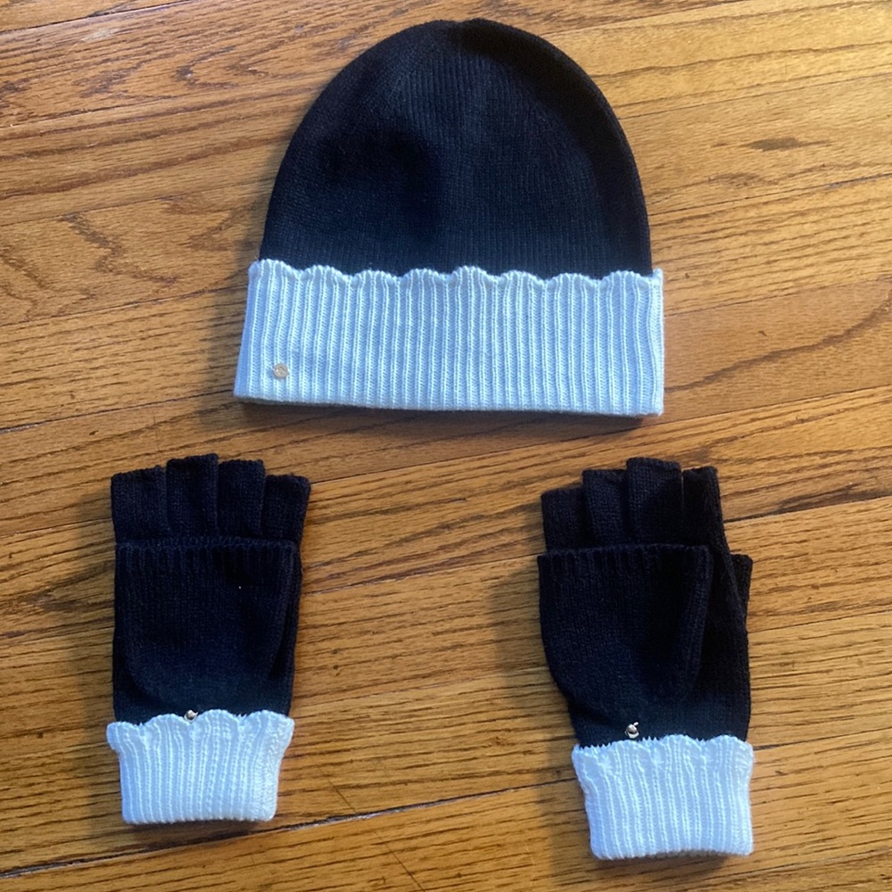 Kate Spade Black & White Scallop Edged Knit Winter Gloves & Hat Set